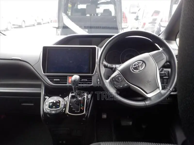 Toyota Voxy ZS Pack. 2020
