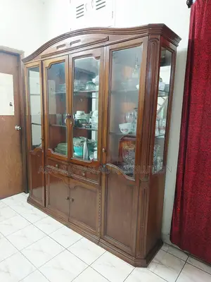 ডিনার ওয়াগন / ডাইনিং ক্যাবিনেট