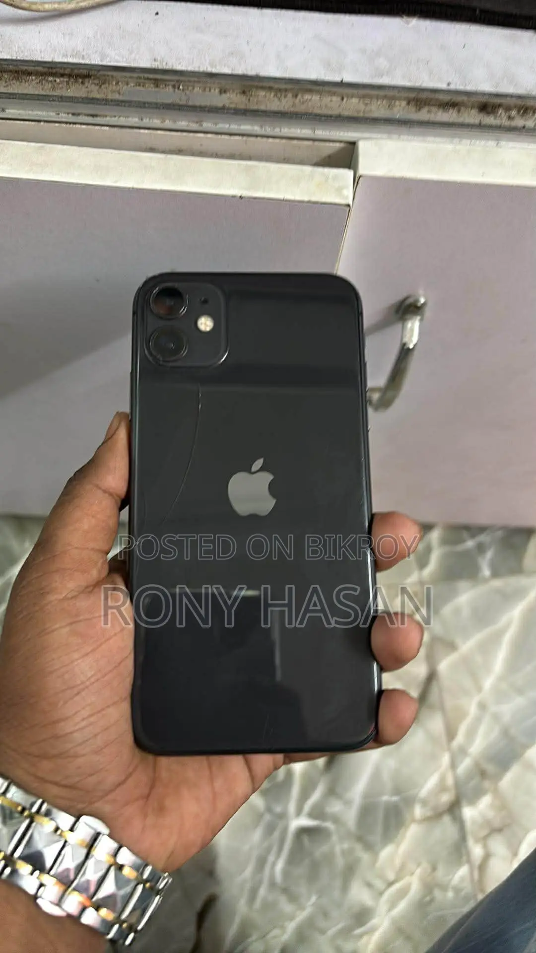 Apple iPhone 11 . (Used)