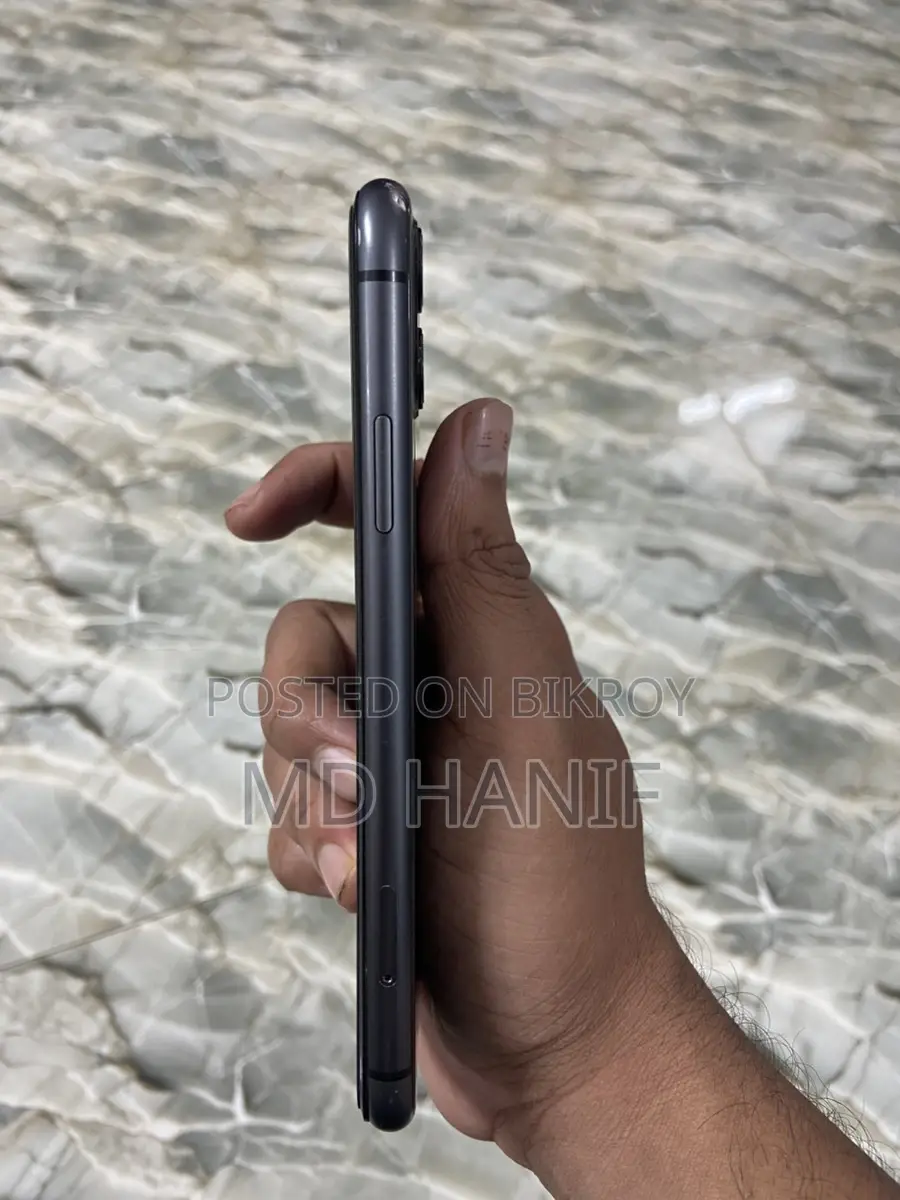 Apple iPhone 11 64 gb (Used)