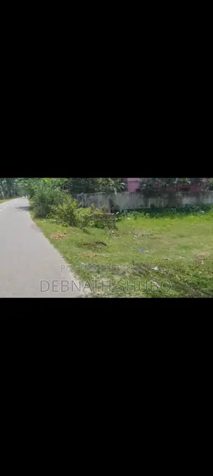 বরগুনা জেলা নতুন বাস স্ট্যান্ড সংলগ্ন হাইওয়ে মুখোমুখি 9.5 করা জমি