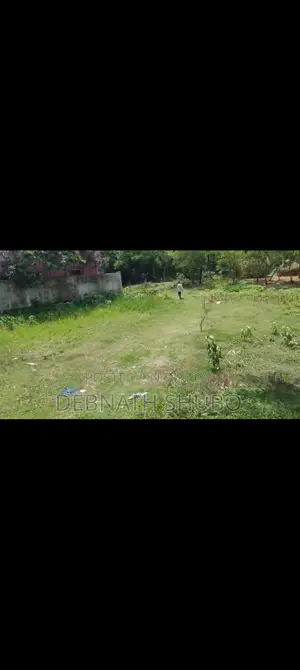 বরগুনা জেলা নতুন বাস স্ট্যান্ড সংলগ্ন হাইওয়ে মুখোমুখি 9.5 করা জমি