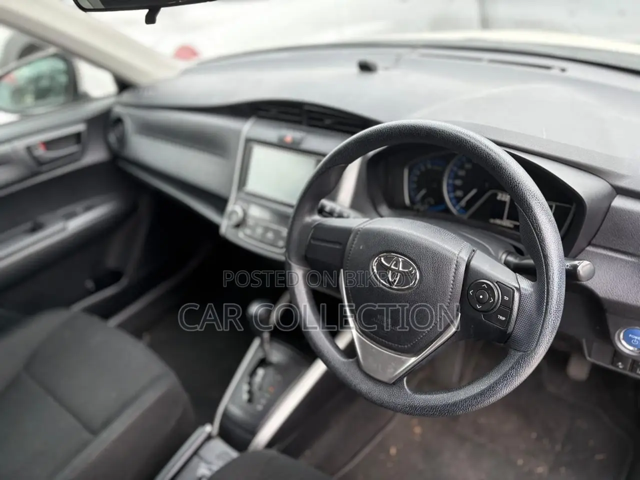 Toyota Fielder Ex Hybrid White 2021