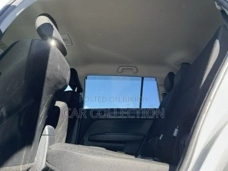 Toyota Fielder Ex Hybrid White 2021