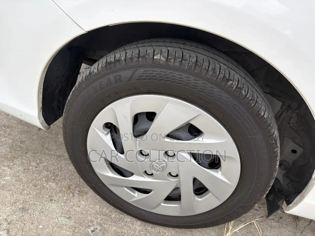 Toyota Fielder Ex Hybrid White 2021