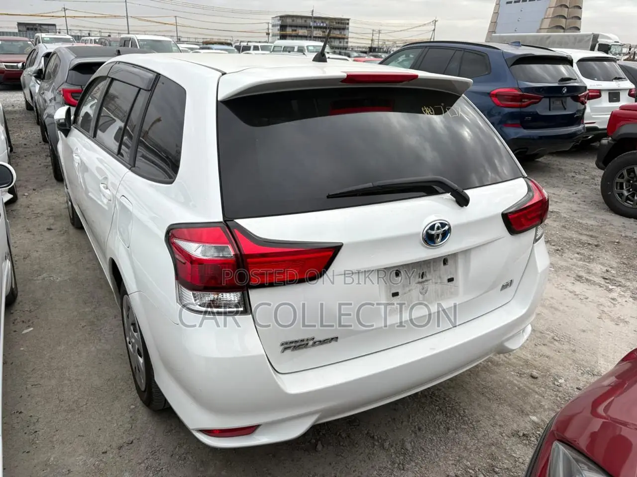 Toyota Fielder Ex Hybrid White 2021
