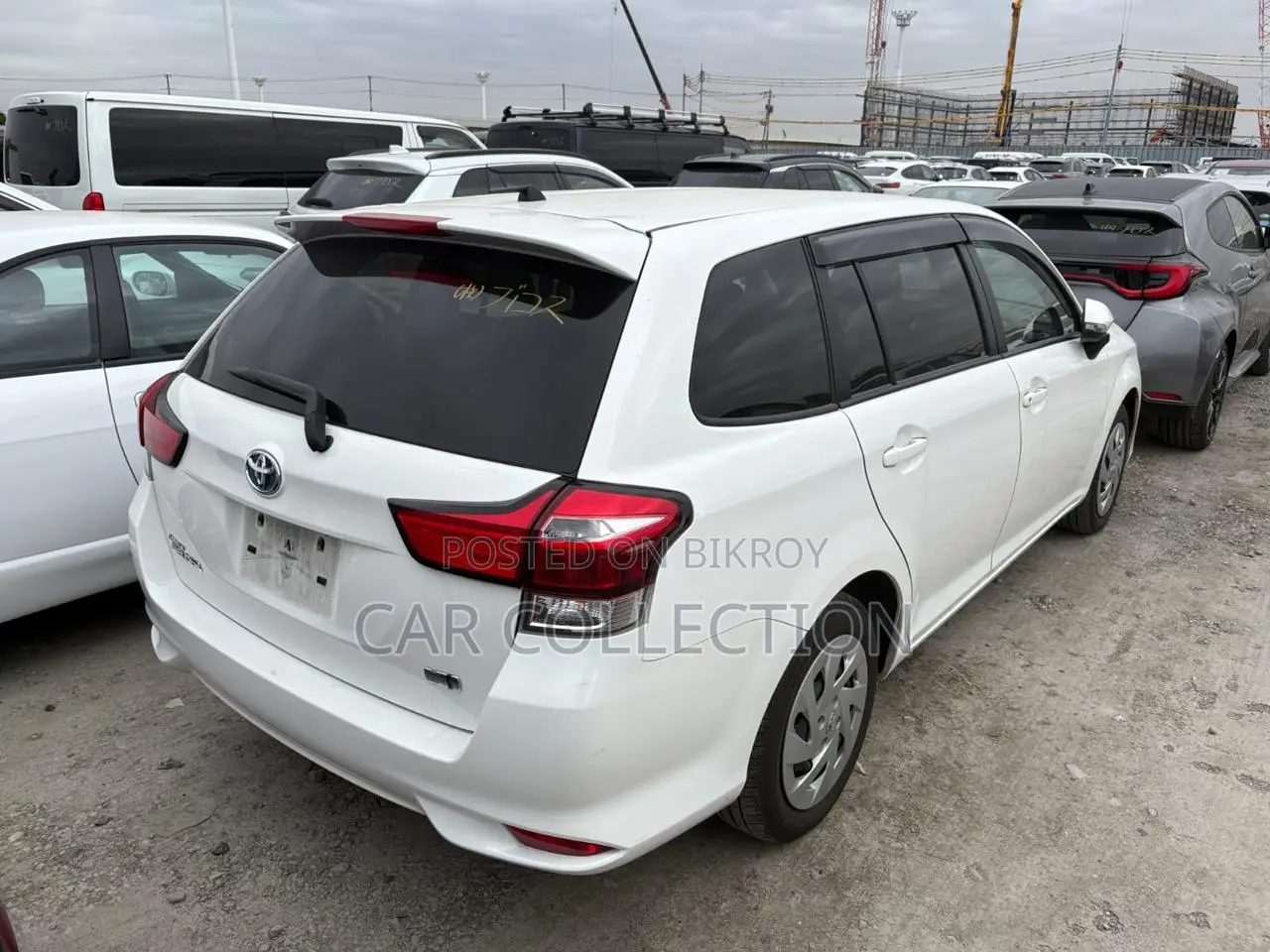 Toyota Fielder Ex Hybrid White 2021
