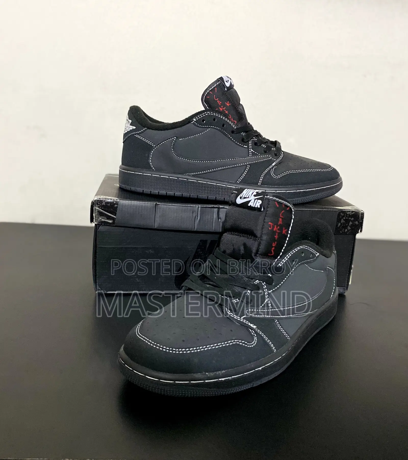 Travis Scott Black Phantom