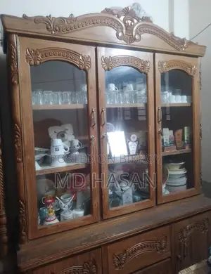 সেগুন কাঠের শোকেস