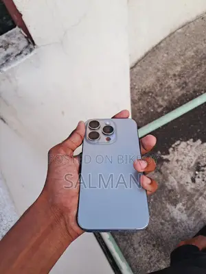 Apple iPhone 15 Pro (Used)