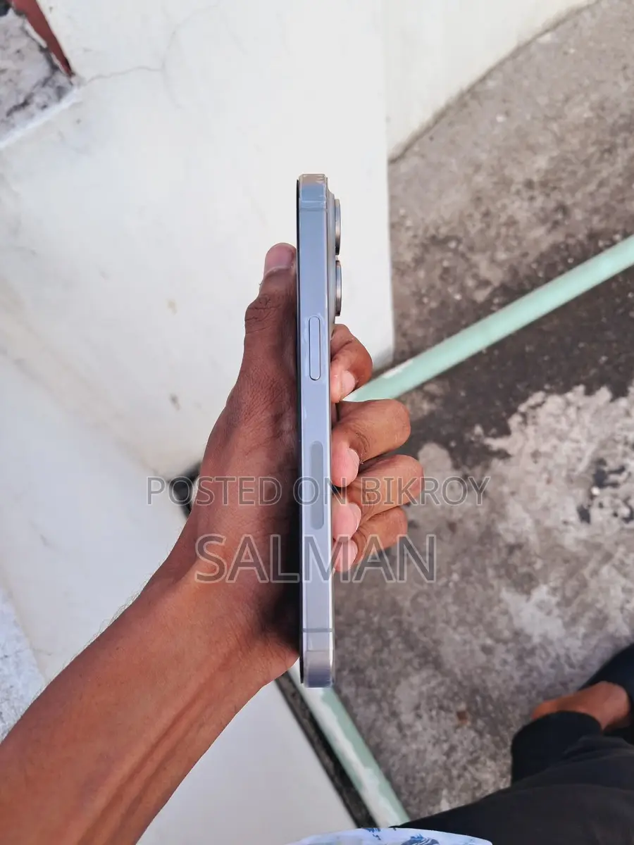 Apple iPhone 15 Pro (Used)