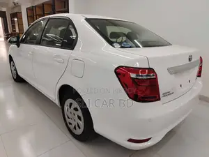 Toyota Axio Hybrid 2020
