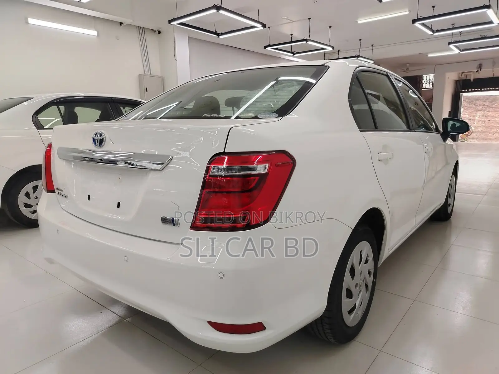 Toyota Axio Hybrid 2020