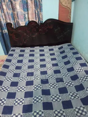 একটি খাট বিক্রি করা হবে