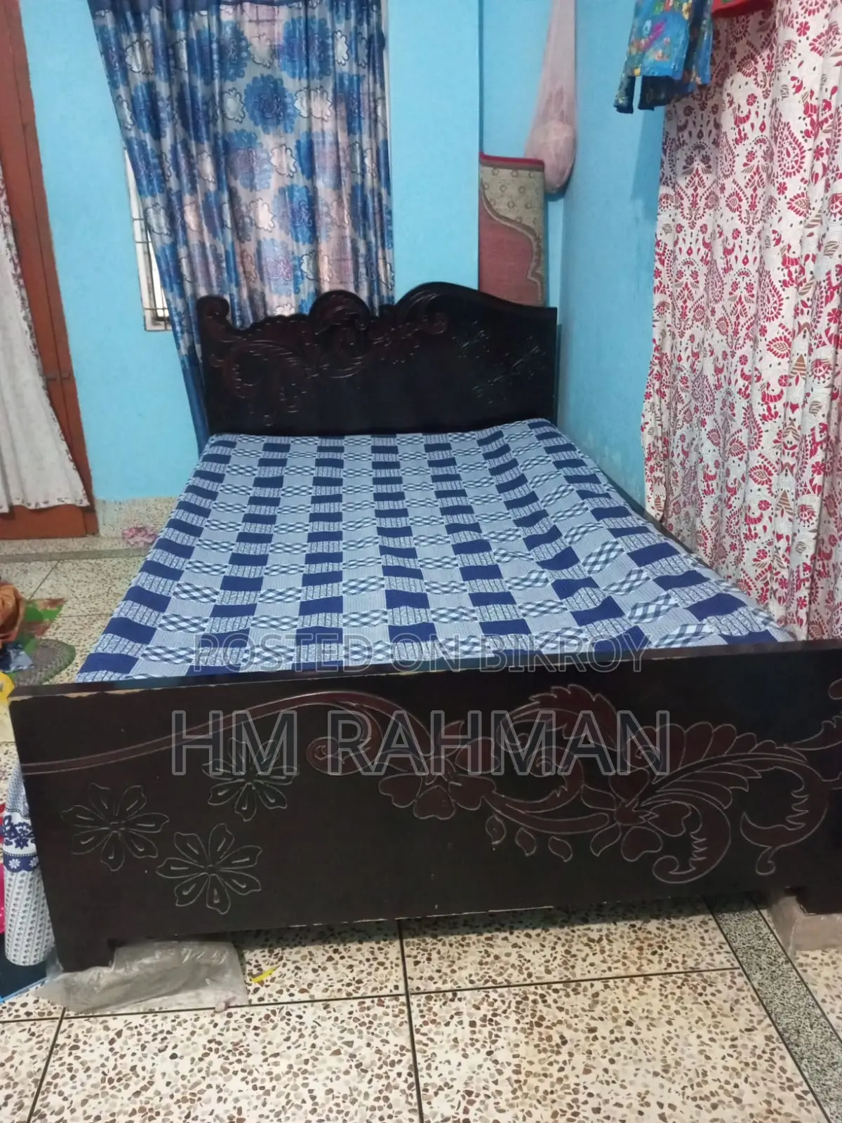 একটি খাট বিক্রি করা হবে