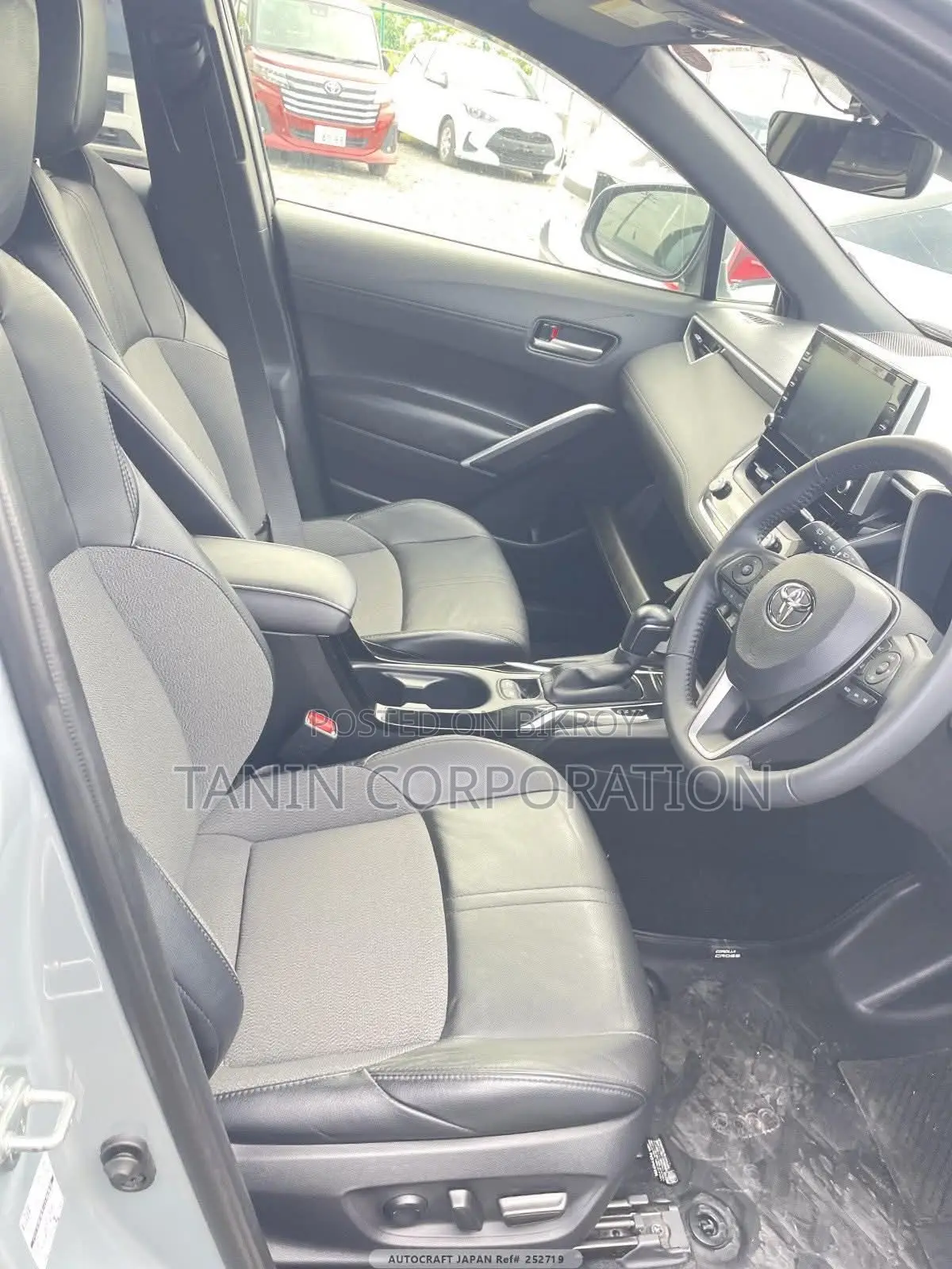 Toyota Corolla Cross Hybrid Z Leather. . 2022
