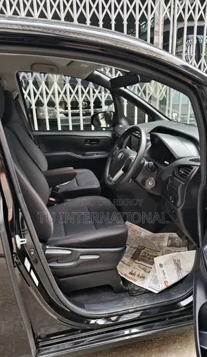 Toyota Noah non hybrid-package 2020