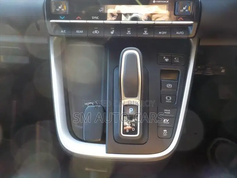 Toyota Noah Hybrid Z Black Color 2022
