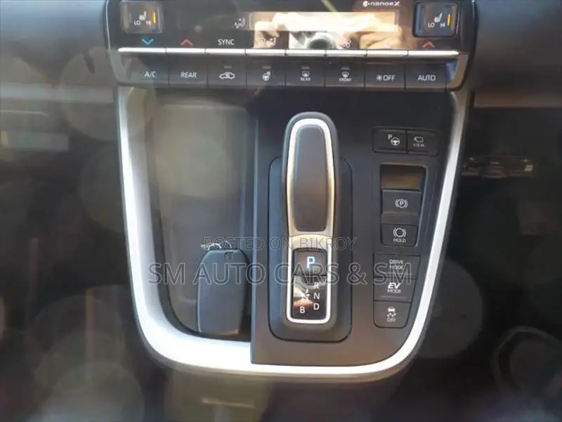 Toyota Noah Hybrid Z Black Color 2022
