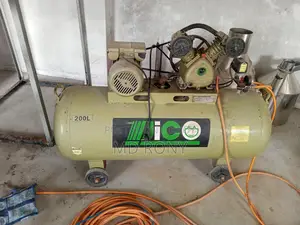 Electric Motor Piston Air Compressor 7.5kW (10HP) with 200 Liter Tank