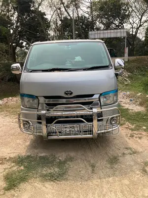 Toyota Hiace 2009
