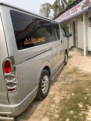 Toyota Hiace 2009