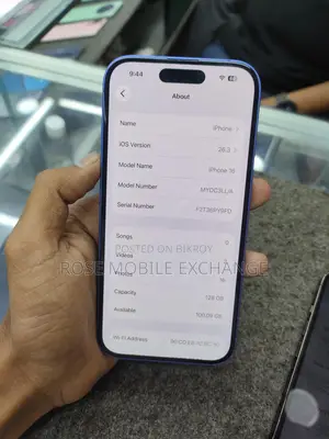Apple iPhone 16 Charged 10 times 128GB (Used)