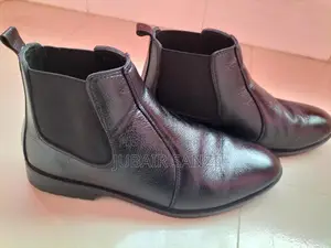 ছেলদের জুতো বিক্রয়
