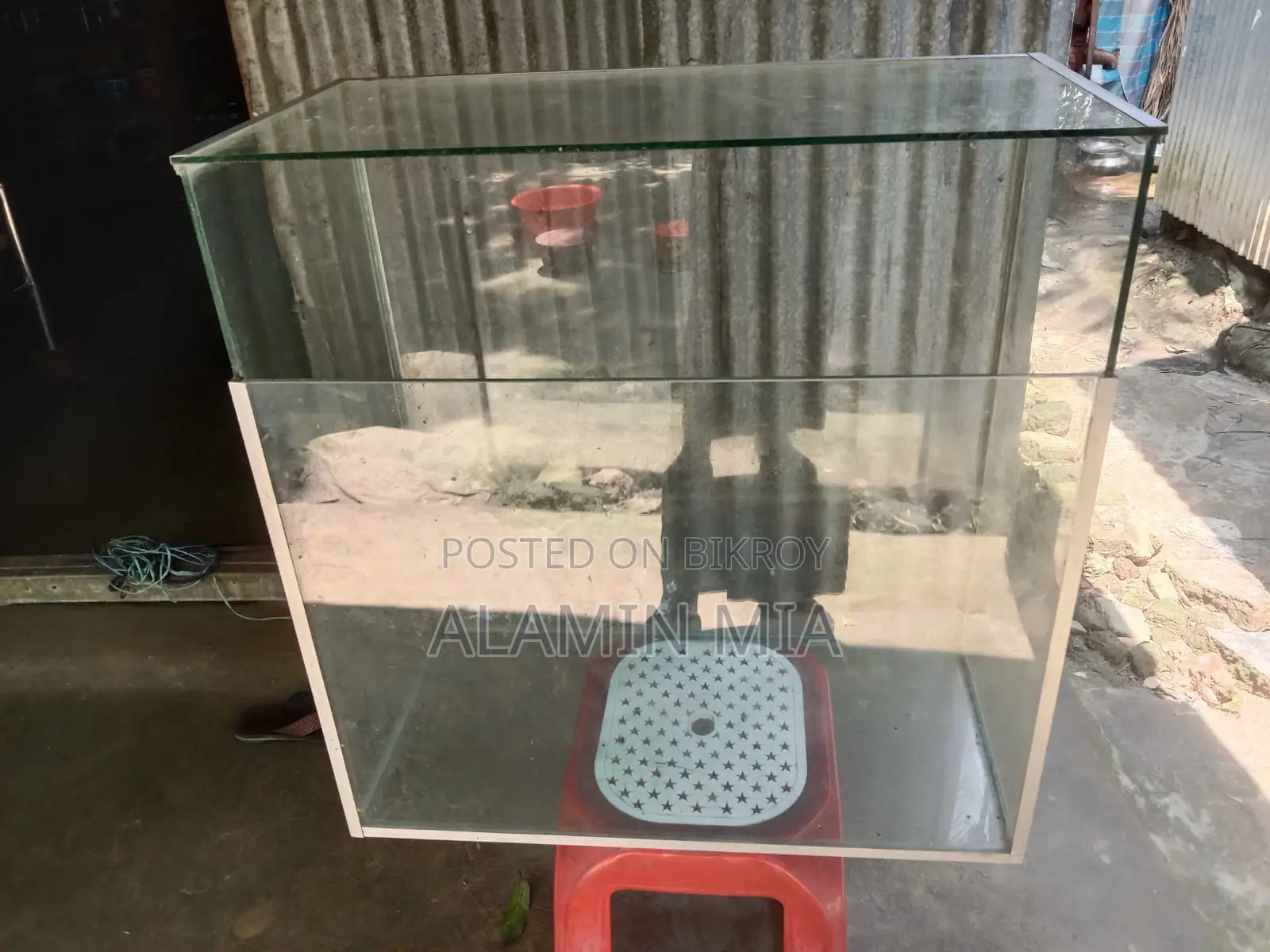 Glass box for selling sherbet
