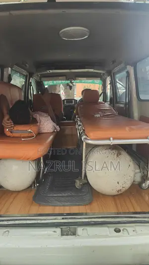 Toyota Hiace ambulance 2012
