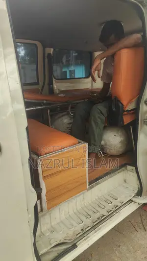 Toyota Hiace ambulance 2012