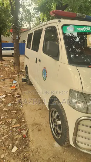 Toyota Hiace ambulance 2012
