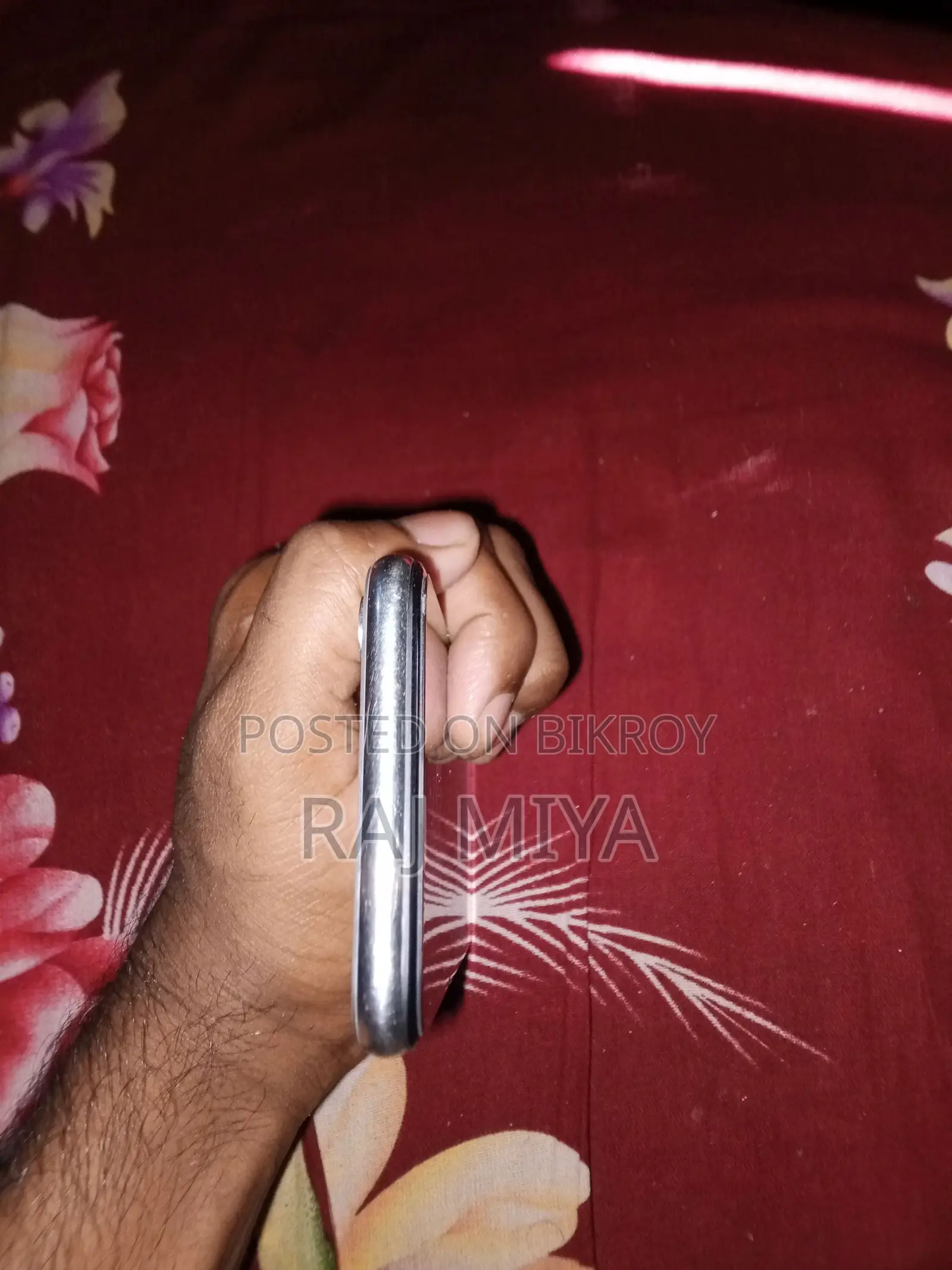 Apple iPhone X (Used)