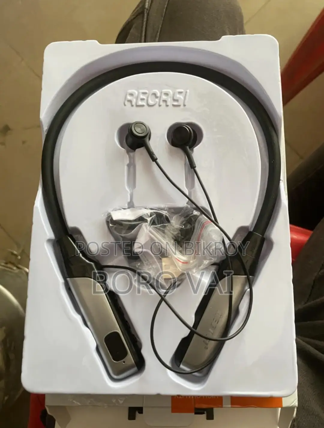 Rexi Neckband with 200-Hour Backup