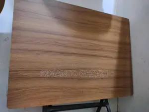 টেবিল এবং চেয়ার বিক্রি করা হবে।