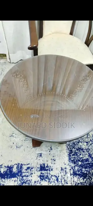 টেবিল চেয়ার