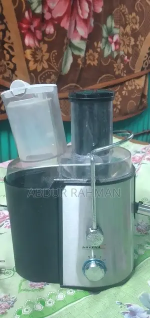 ফলের জুসের মেশিন