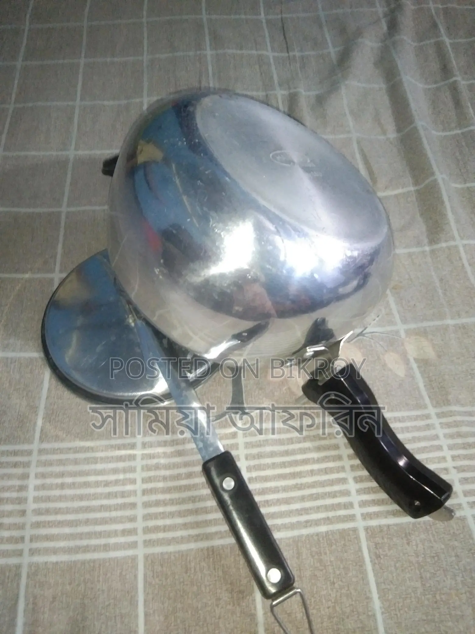 5.5 লিটারের একটি প্রেসার কুকার বিক্রি হবে
