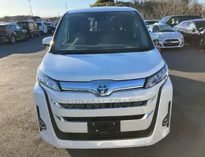 Toyota Noah Z PKG HYBRID 2022