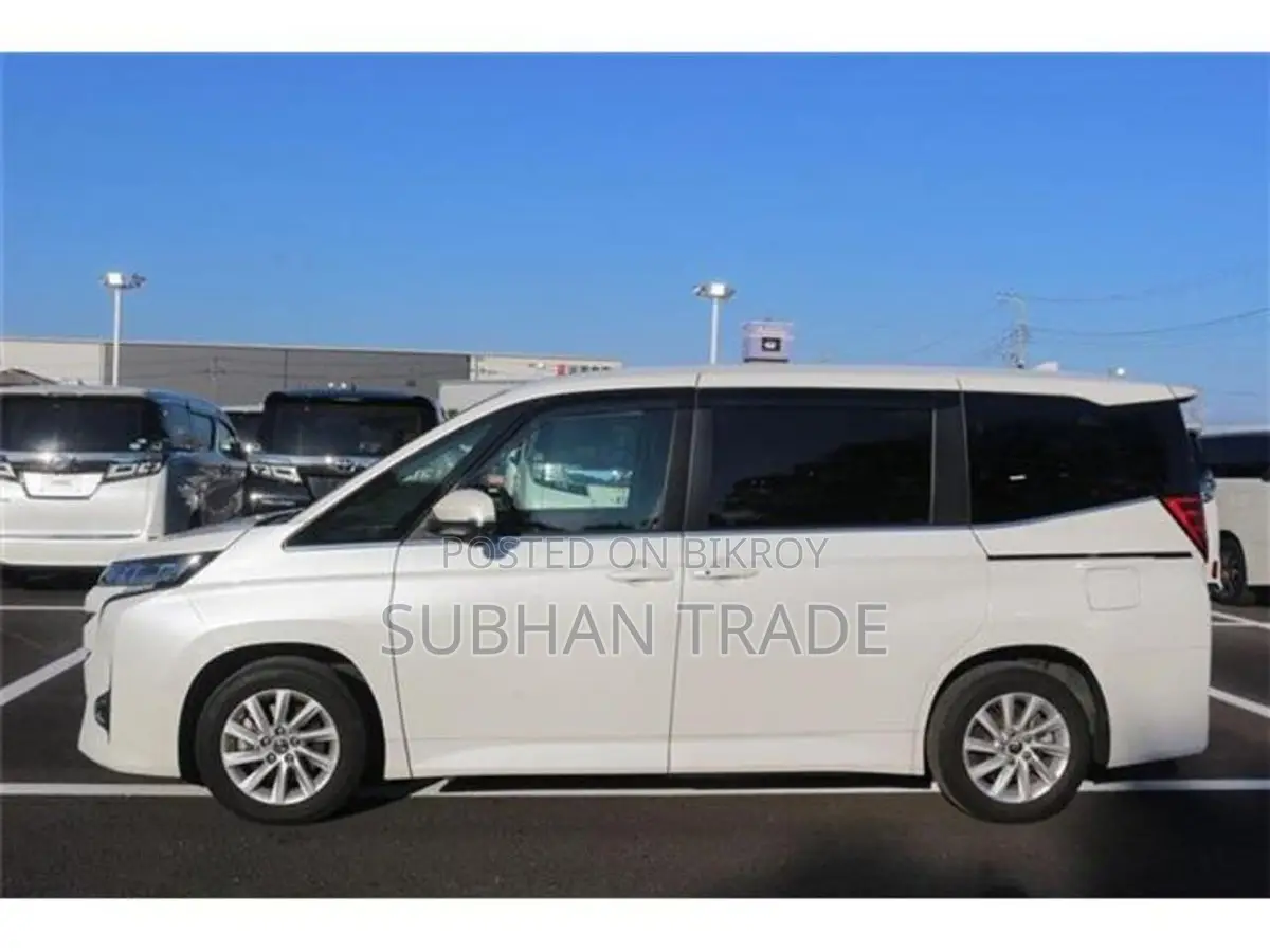 Toyota Noah Z PKG HYBRID 2022