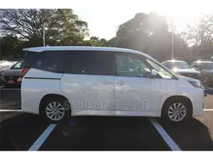 Toyota Noah Z PKG HYBRID 2022