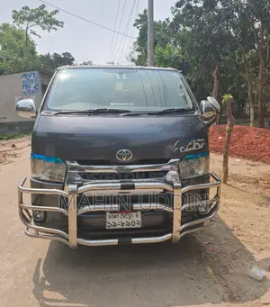 Toyota Hiace 2014