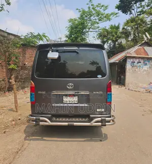 Toyota Hiace 2014