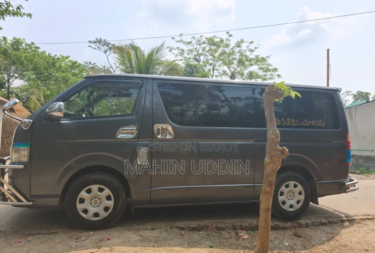 Toyota Hiace 2014