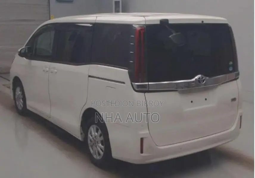 Toyota Noah X HYBRID 2021