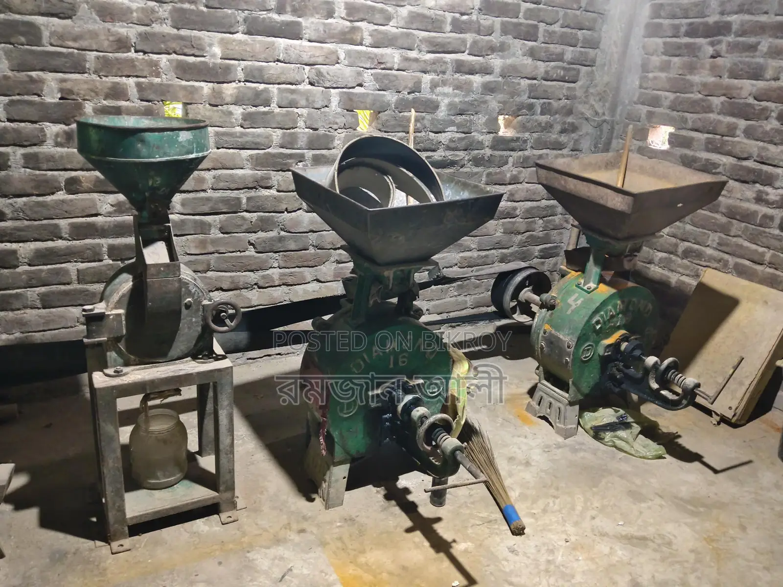 হলদি মরিচ গুঁড়া ভাঙ্গানোর মেশিন, চাল গুড়া করার মেশিন ধান ম