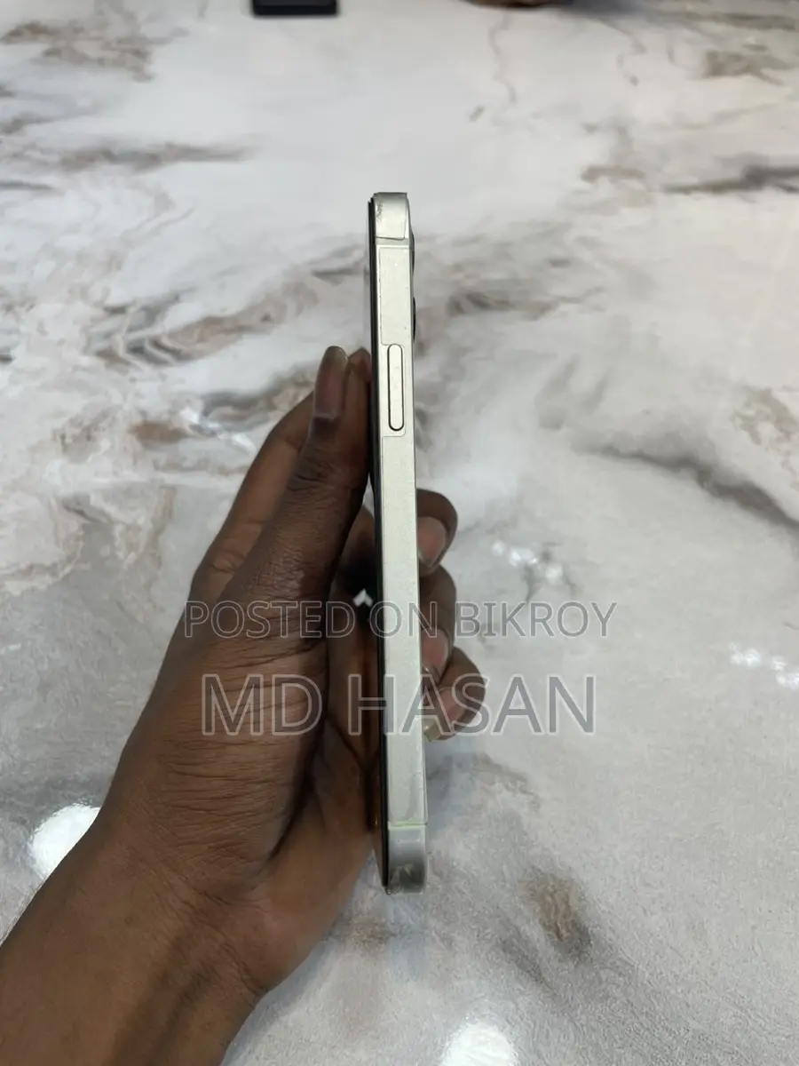 Apple iPhone 12 (Used)