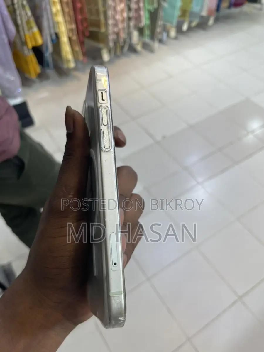Apple iPhone 12 (Used)