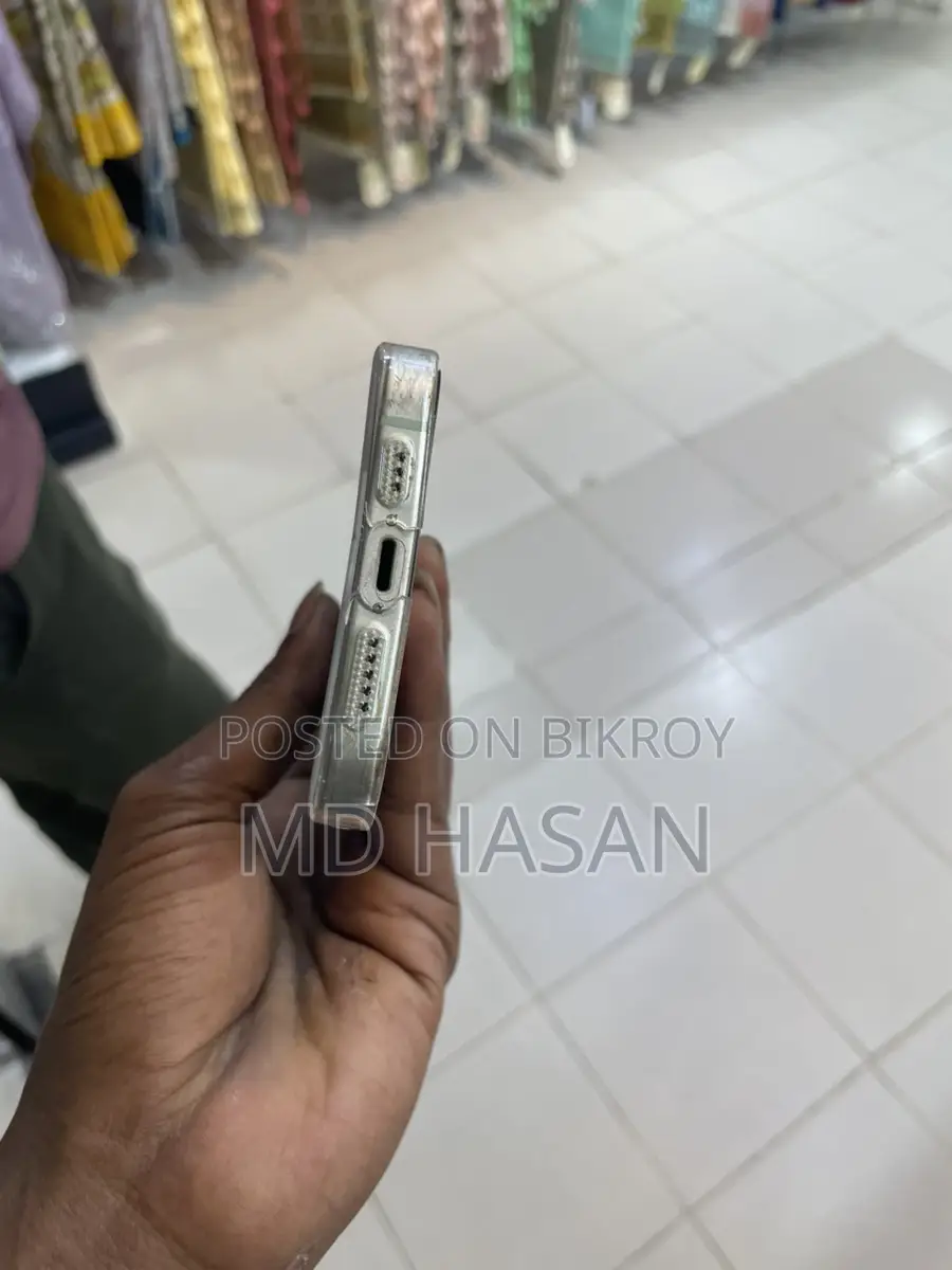 Apple iPhone 12 (Used)