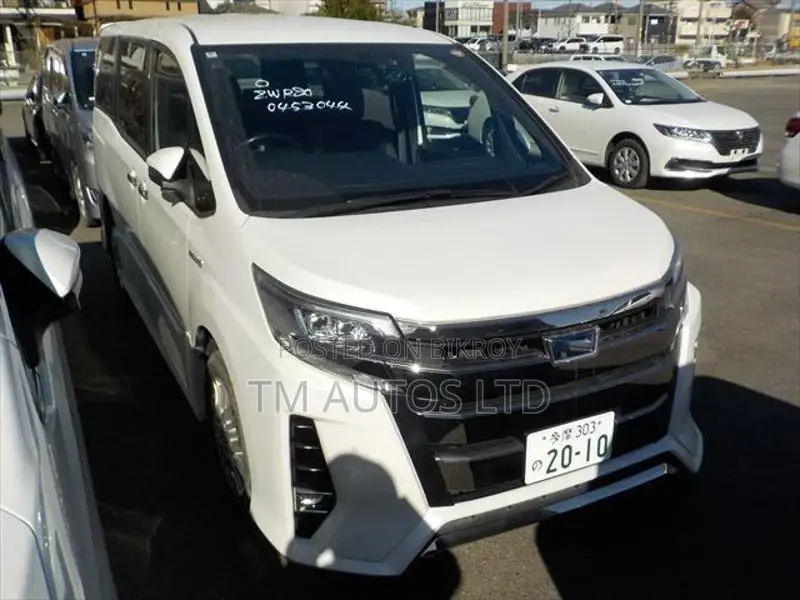 Toyota Noah SI-WXB 4.0 PEARL 2020